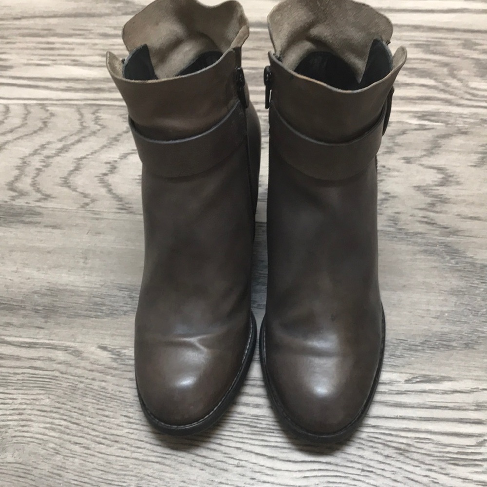 Paul Green heels ankle boots size 4.5